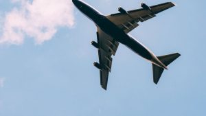 Μαζικές ακυρώσεις πτήσεων προς τη Μέση Ανατολή λόγω γεωπολιτικής έντασης – Φόβοι για πολεμική κλιμάκωση