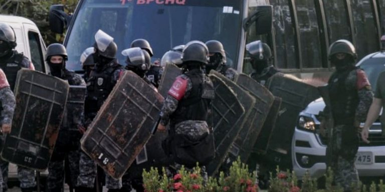 Φρίκη σε εξέγερση φυλακής στην Βραζιλία: Αποκεφάλισαν 16 άτομα – Στους 52 οι νεκροί