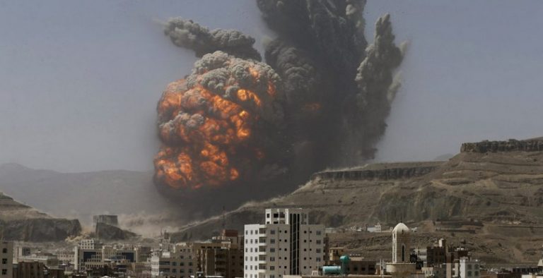 Υεμένη: Βομβαρδίζει στρατιωτικές βάσεις της Σαουδικής Αραβίας