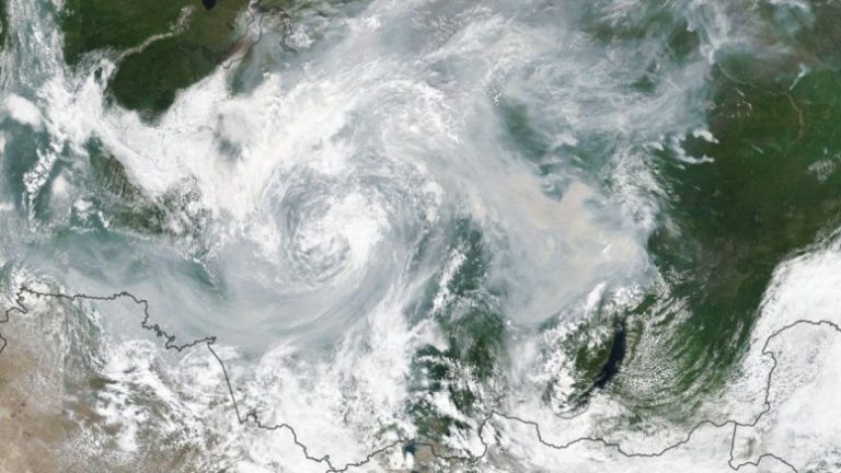 Αρμαγεδδώνας στη Σιβηρία: Βιβλική καταστροφή, πνίγεται στον καπνό και ο Καναδάς