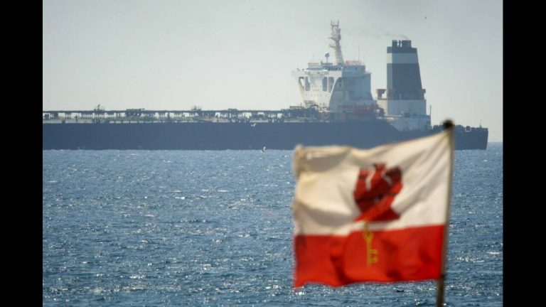 Νέα εμπλοκή στη διένεξη Ιράν – Δύσης: «Ένταλμα σύλληψης» του ιρανικού τάνκερ από δικαστήριο των ΗΠΑ