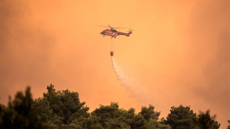 Εκτός ελέγχου η φωτιά στην Εύβοια – Εκκενώθηκαν τέσσερα χωριά