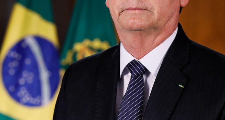 ΠΑΓΚΟΣΜΙΑ ΑΠΕΙΛΗ: Ο Μπολσονάρου αφήνει ανεξέλεγκτη την κοπή του τροπικού δάσους του Αμαζονίου