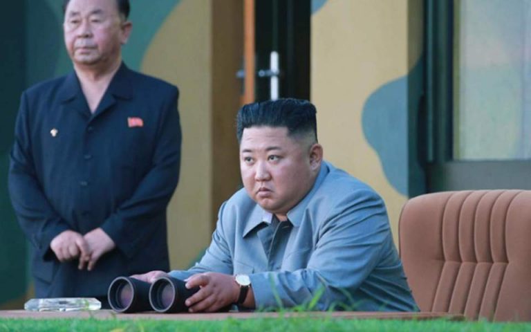 Ο Κιμ Γιονγκ Ουν επέβλεψε τη δεύτερη δοκιμή νέου πυραυλικού συστήματος