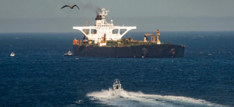 Spiegel: Το Adrian Darya 1 απειλεί να εμπλέξει την Ελλάδα στην κόντρα ΗΠΑ-Ιράν