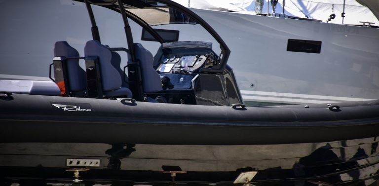 Πόρτο Χέλι: Γάλλος κροίσος με περιουσία 33 δισ. ο χειριστής του ταχύπλοου