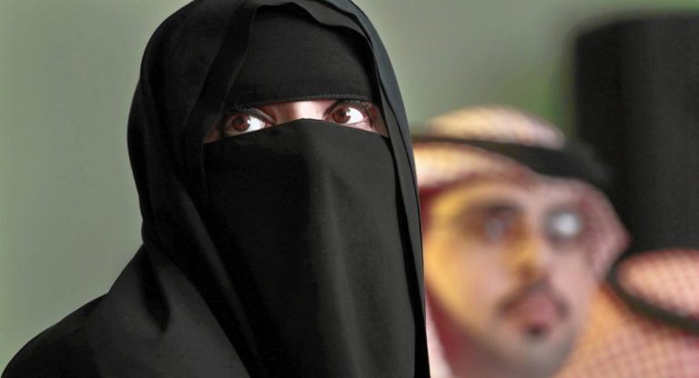 Γυναίκα από την Αραβία θέλει διαζύγιο επειδή ο άντρας της δεν της φωνάζει ποτέ