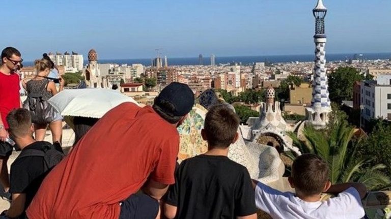 Ο “ΝΈΡΩΝΑΣ” ΕΠΙΚΟΙΝΩΝΕΊ ΣΤΑ ΚΌΚΚΙΝΑ ΑΠΌ ΤΗΝ ΒΑΡΚΕΛΏΝΗ!