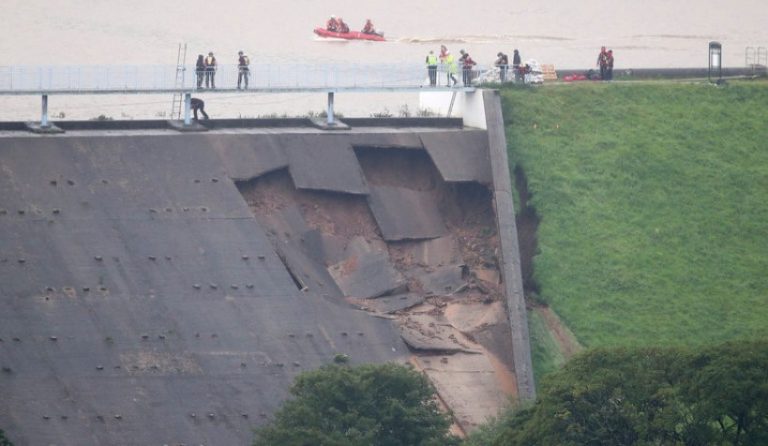 Βρετανία: Συναγερμός για φράγμα έτοιμο να καταρρεύσει – Εκκένωσαν πόλη 6.500 κατοίκων
