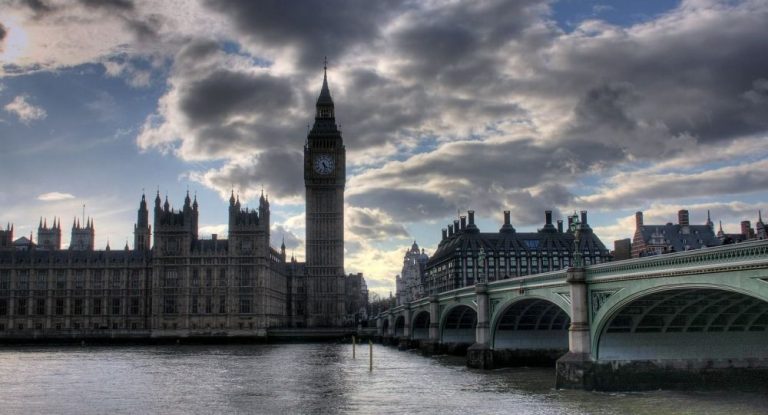 Brexit: «Λουκέτο» στη βουλή μετά τη νέα ήττα του Τζόνσον – Τα σενάρια για την επόμενη ημέρα