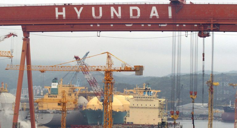 Φωτιά με τραυματίες σε εμπορικό πλοίο στη Νότια Κορέα