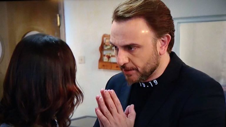 Δεν την κοβουμε λιγο την πλακιτσα με το 19 …. λιγο ντροπη !