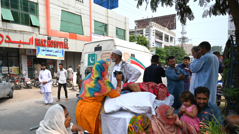 Σεισμός: Νέα δόνηση στο Πακιστάν μετά τα 5,9 Ρίχτερ – 38 οι νεκροί