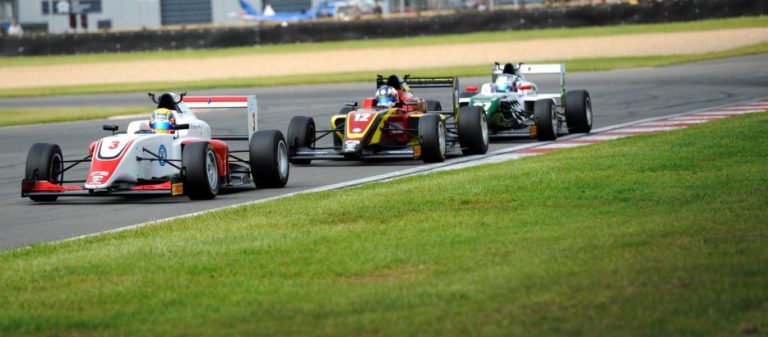 Ατύχημα που «παγώνει» το αίμα στην F3 – Απογειώθηκε μονοθέσιο