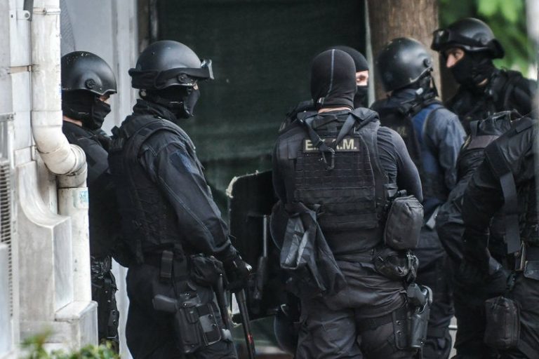 Εκκένωση κτιρίων στην Αχαρνών: Σύρος είχε ένταλμα σύλληψης για βιασμό