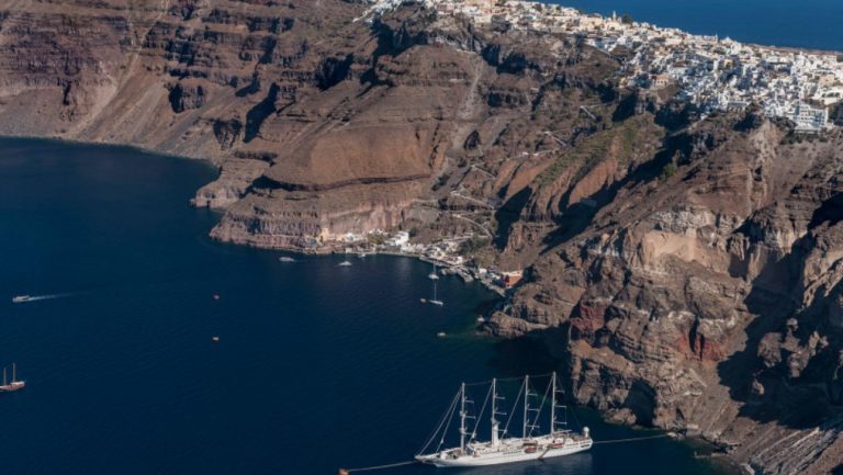 Στο φως τα «μυστικά» της Σαντορίνης – Για πρώτη φορά υποθαλάσσιες έρευνες στο ηφαίστειο