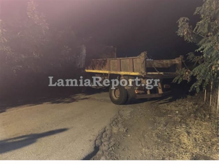 ΕΒΓΑΛΑΝ ΜΠΟΥΛΝΤΟΖΕΣ στον Καραβόμυλο για τους Λαθρομετανάστες… Ολο το βράδυ στο πόδι οι κάτοικοι για να μην γίνει η περιοχή τους Νέα Μόρια…