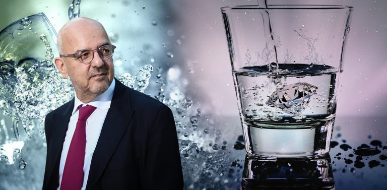 Γιατί μου βρίζετε ρε τον Μπάμπη μου;