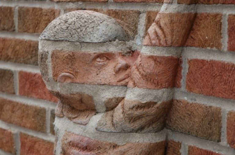 ΠΕΡΙ ΡΑΤΣΙΣΜΟΥ, ΔΙΑΚΡΙΣΕΩΝ ΚΑΙ ΕΘΝΙΚΙΣΜΟΥ ΣΤΑ ΣΧΟΛΕΙΑ…