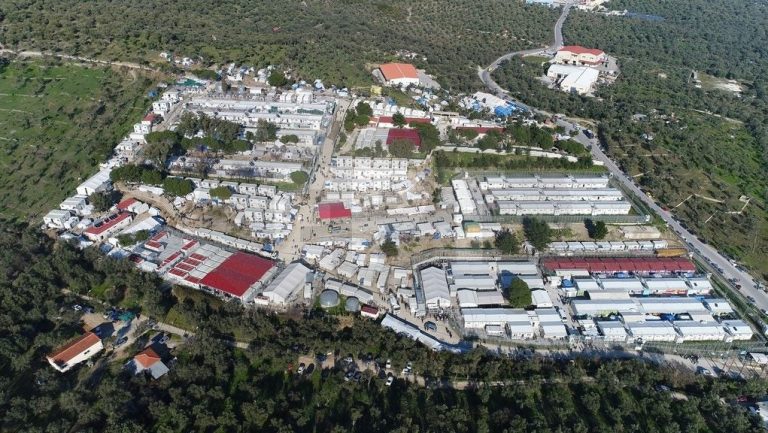 Το μενού της Μόριας: Δείτε τι τρώνε οι 13.060 μετανάστες του καταυλισμού