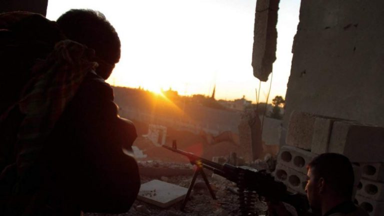 Με Rage against the machine στη διαπασών στο πεδίο μαχών οι Κούρδοι