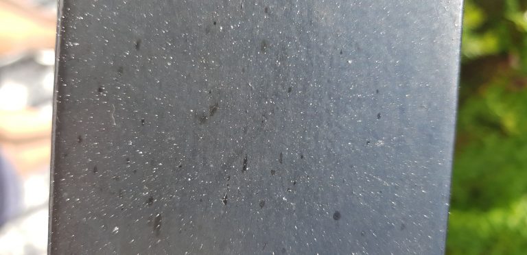 Ρε μπας και ξεκινησε να βρεχει κοκαινη ;…