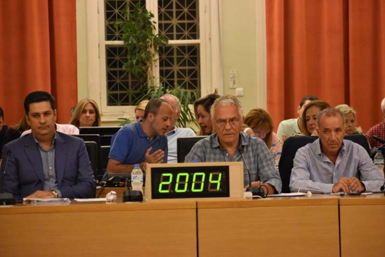 Φώναξε στο δημοτικό συμβούλιο Αγρινίου «το έθνος είναι σε κίνδυνο» και αποχώρησε!