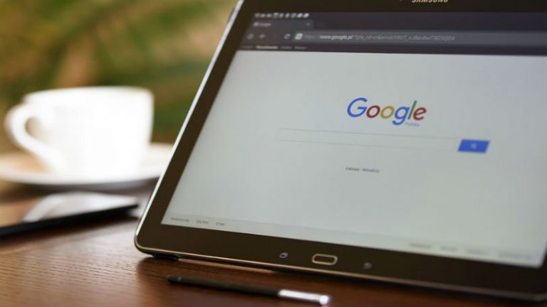 Ο γαλλικός Τύπος αντεπιτίθεται στη Google