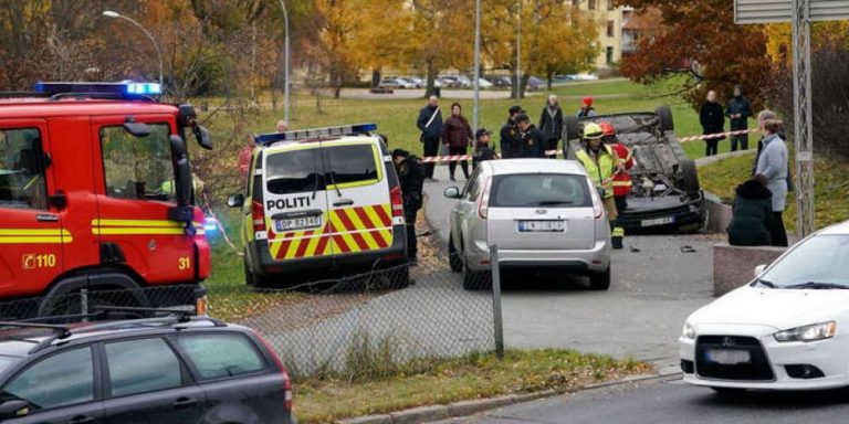 Ένοπλος άνδρας με κλεμμένο ασθενοφόρο έπεσε πάνω σε πλήθος στο Οσλο
