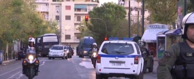 Αστυνομική επιχείρηση σε κτίριο υπό κατάληψη δίπλα στην ΑΣΟΕΕ