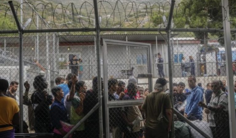 Μεταναστευτικό: Στα νησιά τα πρώτα κλειστά κέντρα – Σήμερα οι ανακοινώσεις