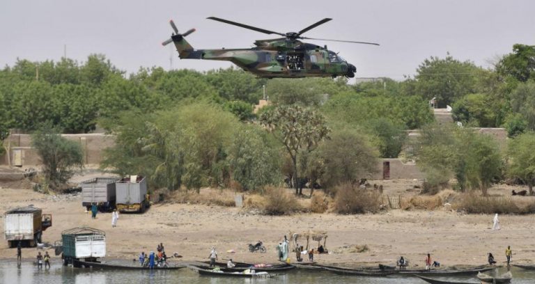 Νεκροί 13 Γάλλοι στρατιώτες από σύγκρουση ελικοπτέρων στο Μάλι