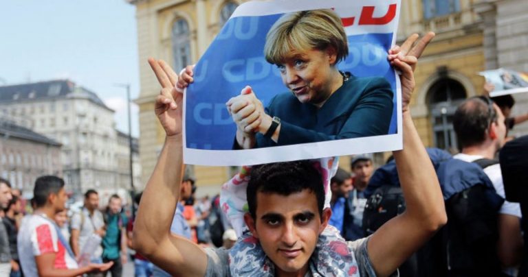 Μέρκελ: Τάζει κι άλλα χρήματα στην Τουρκία για το προσφυγικό