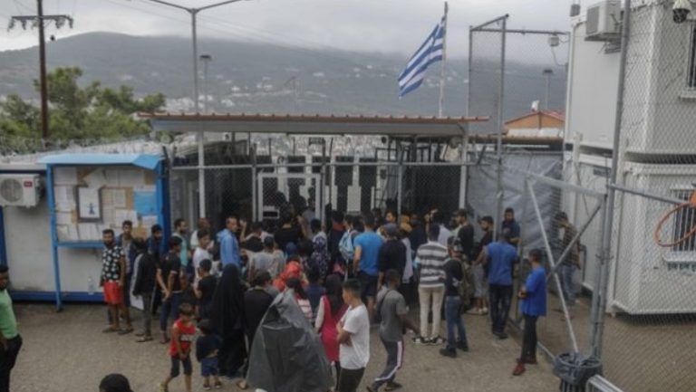 Κλείνει η Μόρια – Πέντε κλειστά κέντρα σε νησιά, 10 ελεγχόμενες δομές στην ενδοχώρα