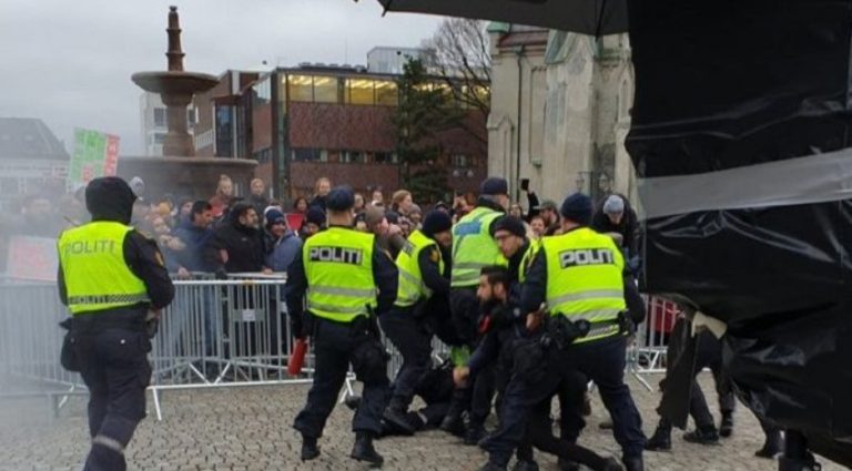 Αντίπαλοι του “εξισλαμισμού” έκαψαν το κοράνι, ξεσηκώθηκε το Ισλάμ