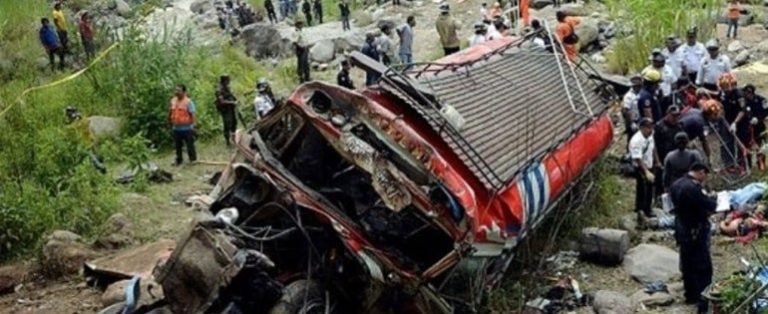 Γουατεμάλα: Τουλάχιστον 17 νεκροί σε σύγκρουση λεωφορείου με φορτηγό
