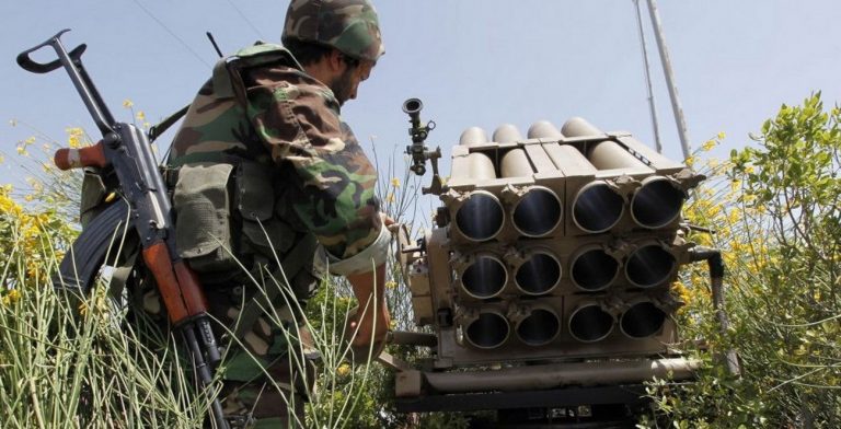 Αεροπορικές επιδρομές των ΗΠΑ σε αρχηγείο της Χεζμπολάχ – Νεκροί και τραυματίες στα σύνορα Συρίας-Ιράκ