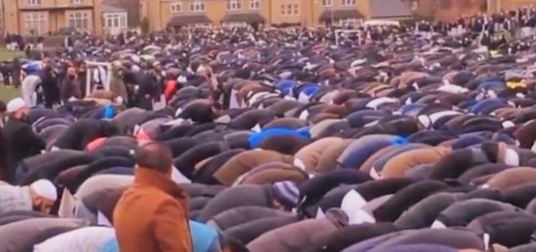 ΣΤΗΝ ΕΞΙΣΛΑΜΙΣΜΕΝΗ ΠΟΛΗ ΤΟΥ ΗΝΩΜΕΝΟΥ ΒΑΣΙΛΕΙΟΥ 70.000 «ΠΡΟΣΦΥΓΑΚΙΑ» ΕΧΟΥΝ ΜΠΕΙ ΦΕΤΟΣ ΣΤΗΝ ΕΥΡΩΠΗ – ΤΑ 68.000 ΣΤΟ ΕΛΛΑΔΙΣΤΑΝ – ΜΗΤΣΟΤΑΚΙΣΤΑΝ!