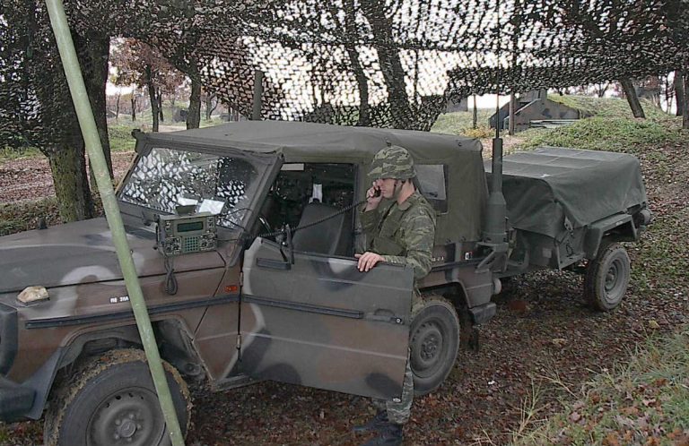 Οδηγίες ΓΕΣ: Αν σας κυκλώσουν λαθρομετανάστες αφήστε το τζιπ και φύγετε!