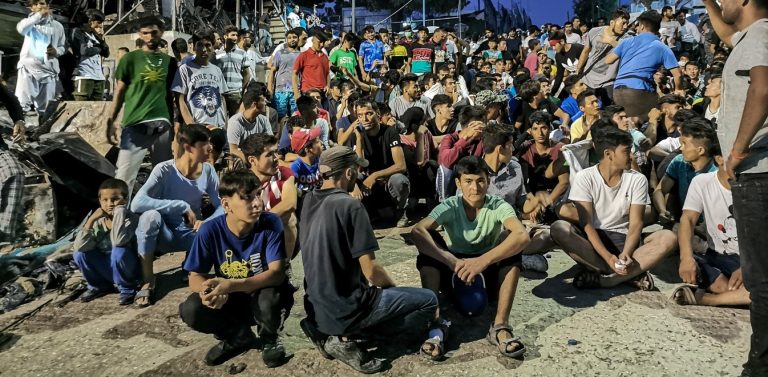 Μόρια: Μπίζνα 3,5 εκατ. με «μαϊμού» γνωματεύσεις – Πούλησαν 4.000 βεβαιώσεις στρες