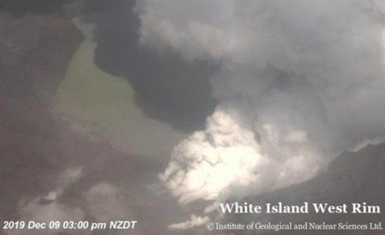 Νέα Ζηλανδία: Ένας νεκρός και 27 αγνοούμενοι μετά την έκρηξη του ηφαιστείου