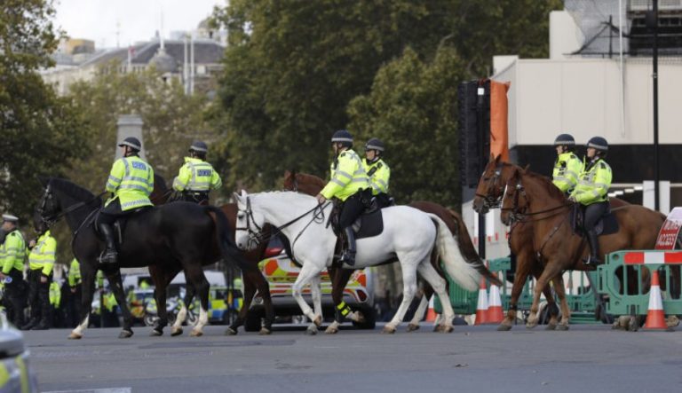 Καθησυχάζει η αστυνομία στο Λονδίνο μετά τις αναφορές για «ήχο μεγάλης έκρηξης»