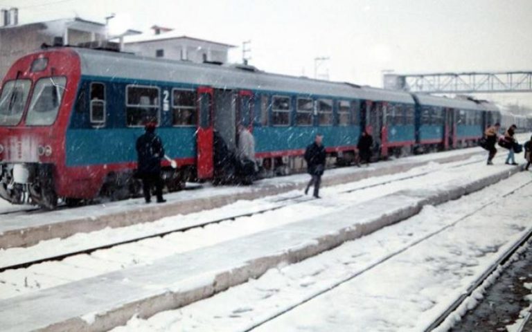 Ζηνοβία: Τρένο ακινητοποιήθηκε στη Μαλακάσα λόγω διακοπής ρεύματος