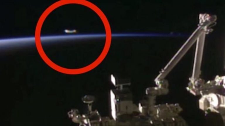 Η NASA «έκοψε» ξανά τη live μετάδοση από τον ISS, ενώ Ρώσος κοσμοναύτης έλεγε ότι βλέπει UFO