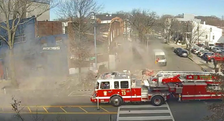Κτήριο κατέρρευσε ξαφνικά στην Ουάσινγκτον