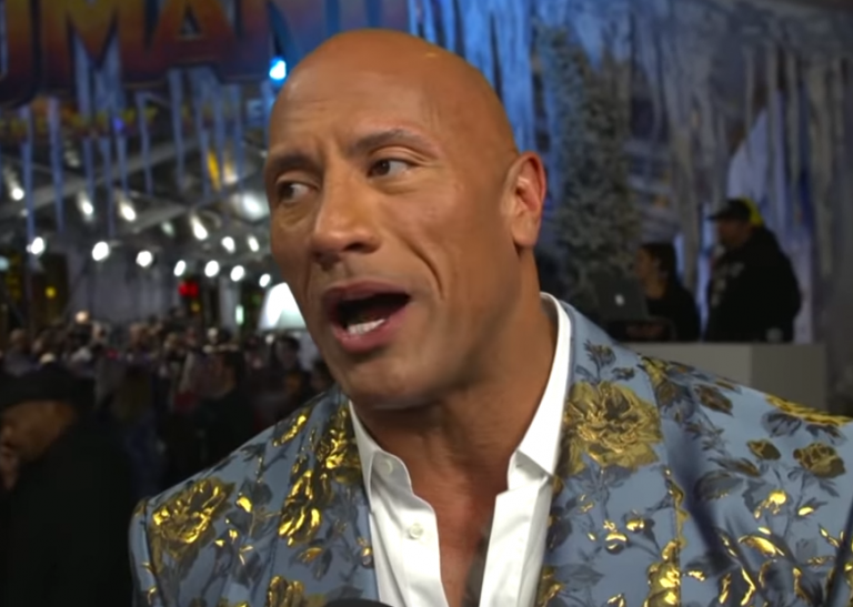 Μετά το κερί με άρωμα αιδοίου της Gwyneth Paltrow, ο Dwayne Johnson πάει την ιδέα ένα βήμα παρακάτω
