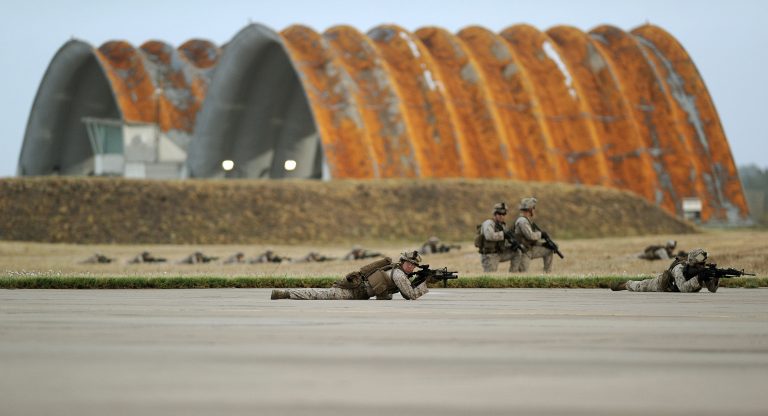 ΕΚΤΑΚΤΟ – Όλες οι βάσεις των ΗΠΑ στον «αέρα» – Γέμισε αεροσκάφη & πολεμικά πλοία η Μεσόγειος – Κινητοποίηση από Ισπανία μέχρι Σούδα