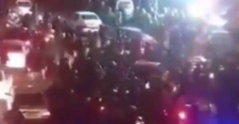 Ιράν: Διαψεύδει η αστυνομία πυροβολισμούς εναντίον διαδηλωτών