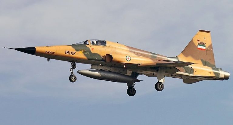 Το Ιράν αναπτύσσει μαχητικά F-14 στα σύνορα μετά τον θάνατο του Σολεϊμανί