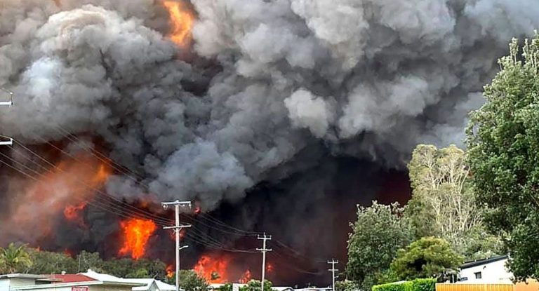 Νέα Ζηλανδία: Οι πολίτες τηλεφωνούν πανικόβλητοι στις Αρχές για τον καπνό από την Αυστραλία